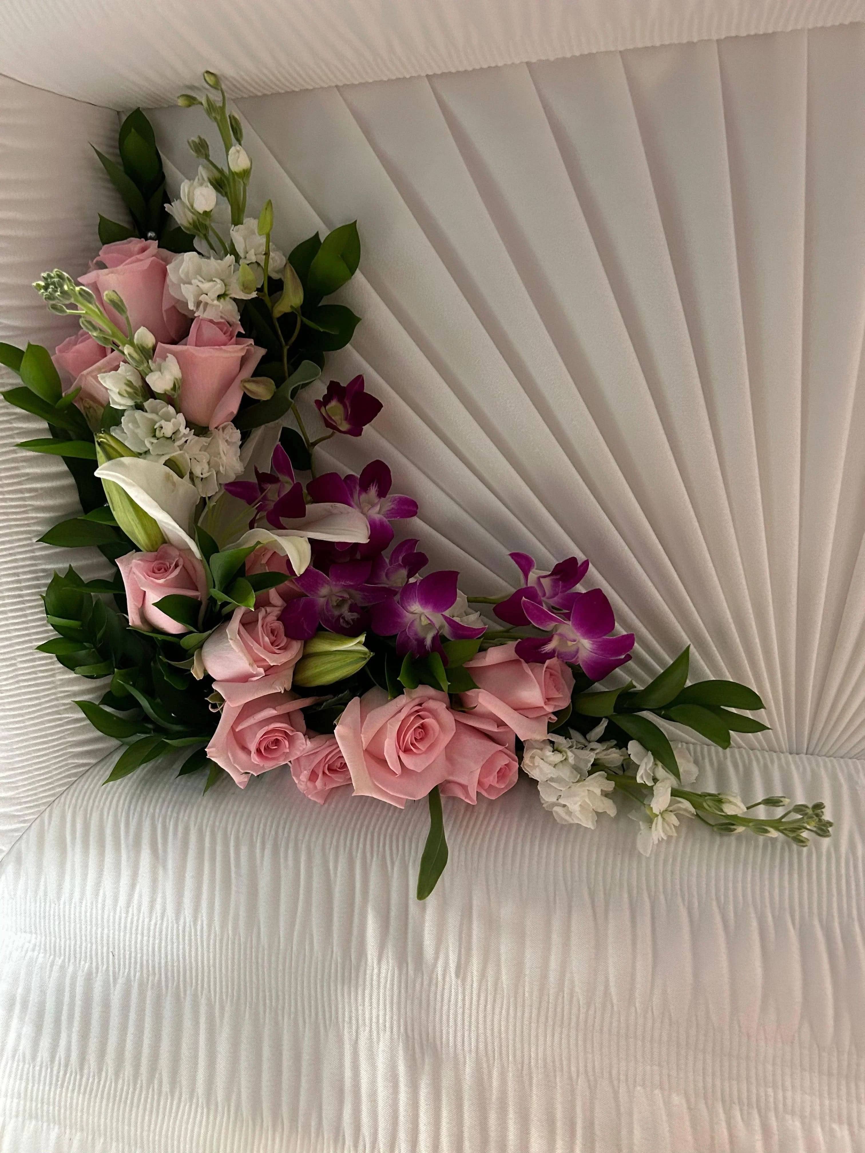 Arreglo Funeral Rest by My Side - FLOVERS Flower Shop