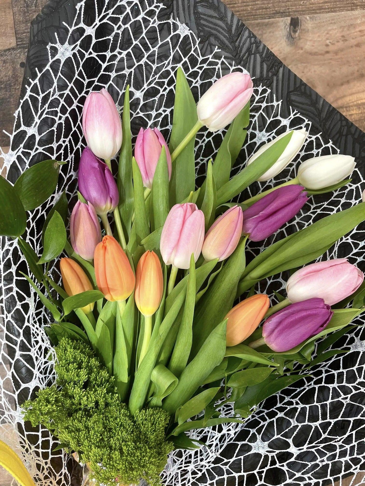Bouquet de Tulipanes - FLOVERS